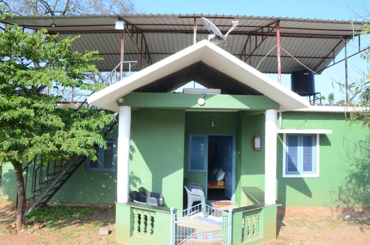 Aarraams Farms & Resorts Masinagudi Buitenkant foto